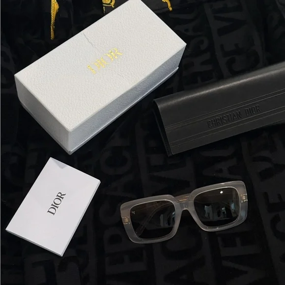 Dior Women's Sunglasses - Clear and Black - Picture 2 of 3
